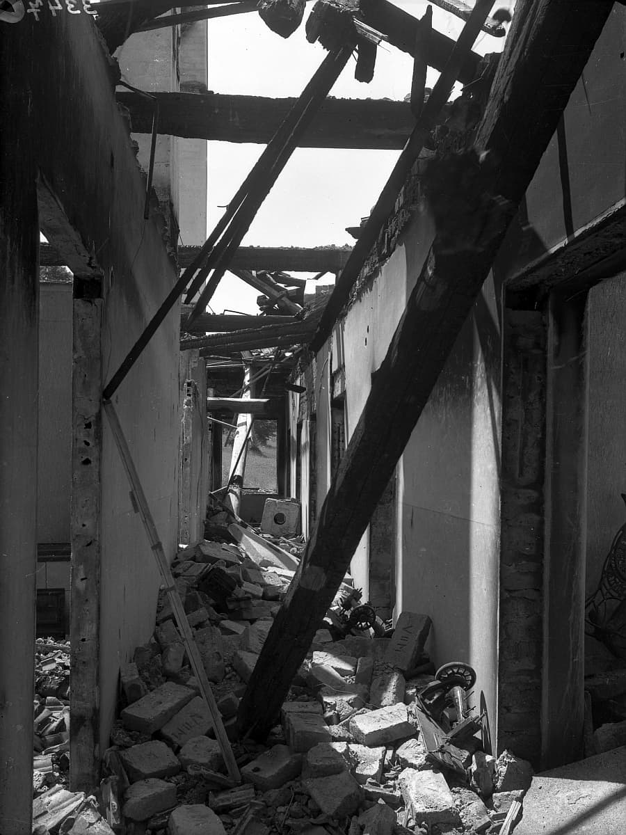 Javoříčko krátce po vypálení v květnu 1945, snímek 2