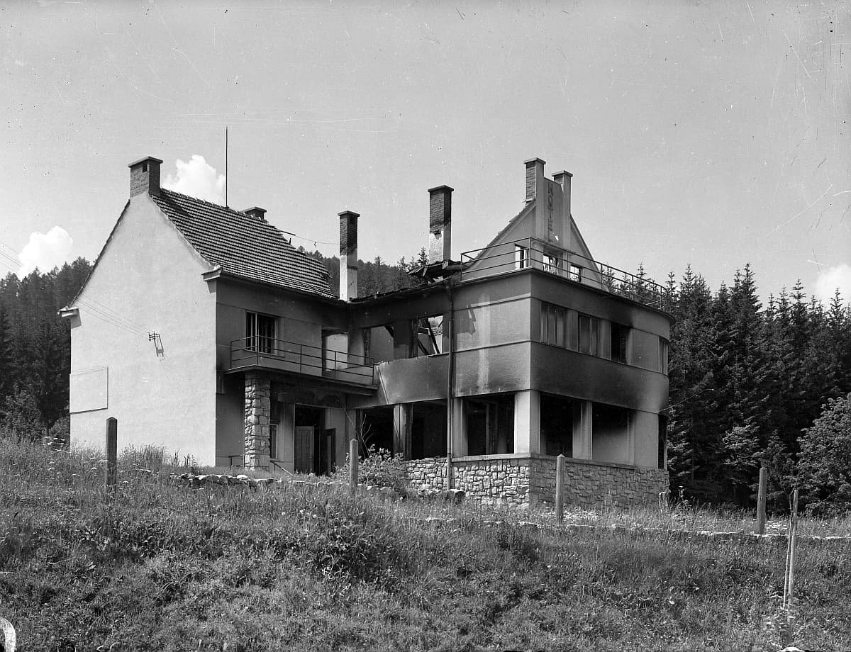 Javoříčko krátce po vypálení v květnu 1945, snímek 3