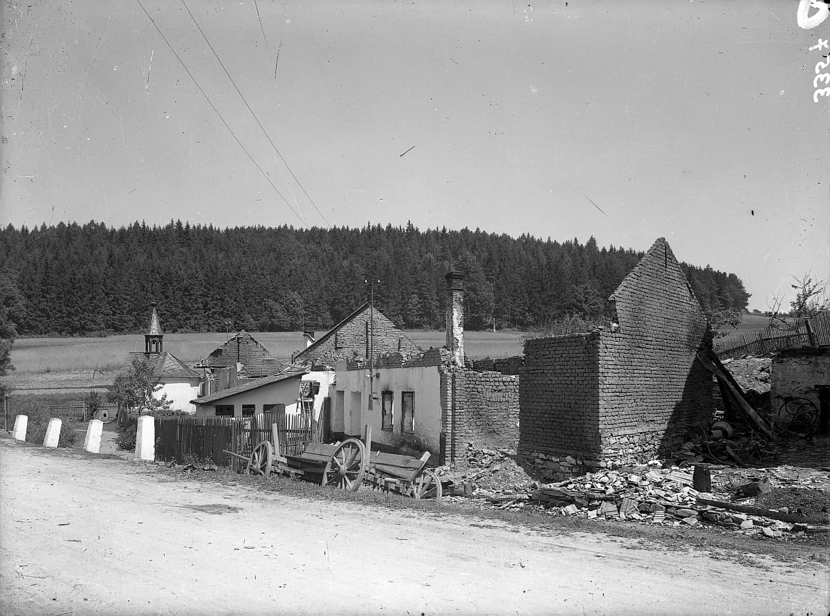 Javoříčko krátce po vypálení v květnu 1945, snímek 12